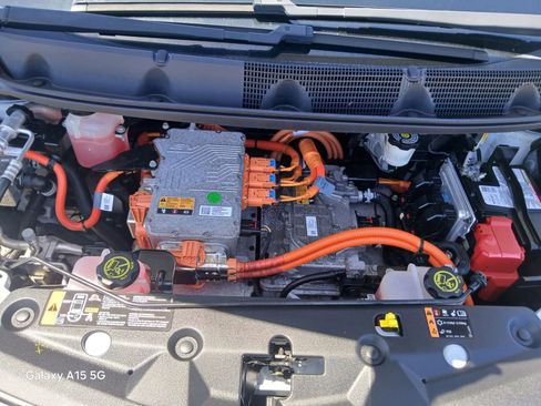 Used 2017 Chevrolet Bolt LT FWD image 24