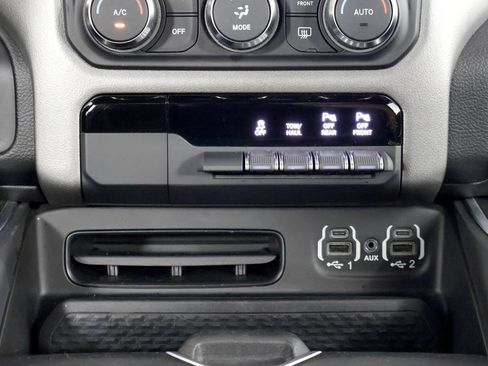 Used 2020 RAM 1500 Big Horn AWD/4WD image 34
