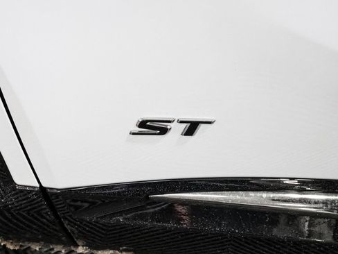 New 2026 Buick Envision Sport Touring image 17