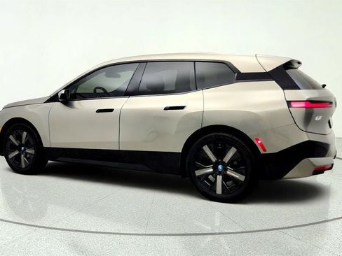 Used 2025 BMW iX xDrive50 w/ Premium Package AWD/4WD image 7