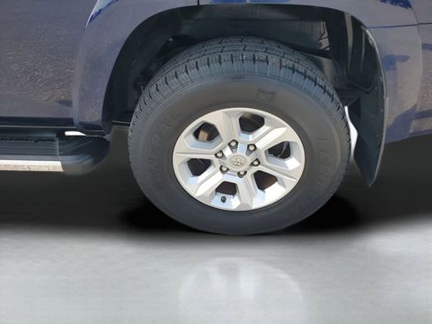 Used 2018 Toyota 4Runner SR5 image 19