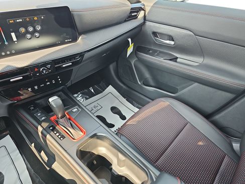 Used 2026 Nissan Kicks SR FWD image 21