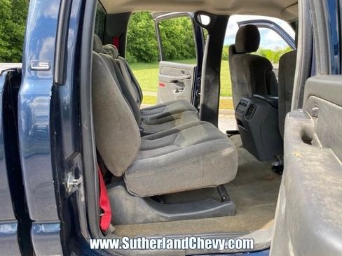 Used 2005 Chevrolet Silverado 2500 LS w/ Skid Plate Package AWD/4WD image 30
