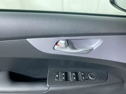 Used 2024 Kia Forte LXS image 13