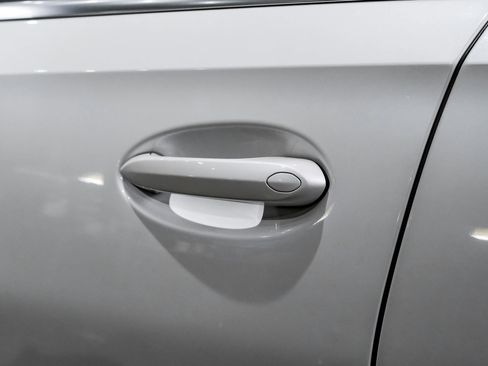 Used 2020 BMW X6 xDrive40i w/ Executive Package image 41