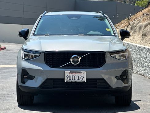 Certified 2025 Volvo XC40 B5 Plus AWD/4WD image 10