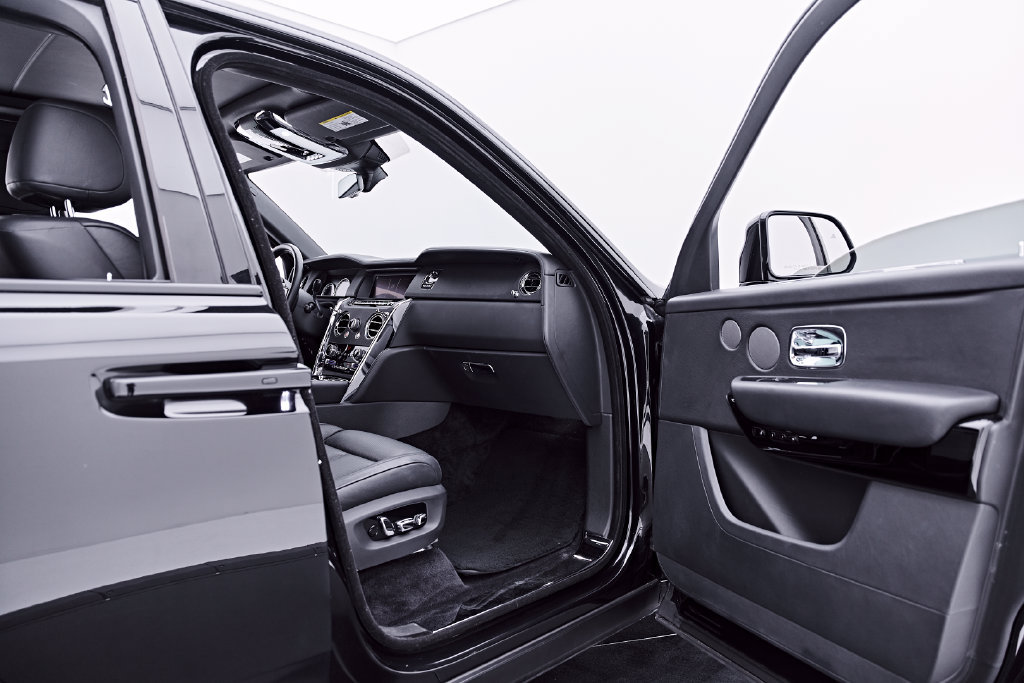 Used 2020 Rolls-Royce Cullinan AWD/4WD image 35
