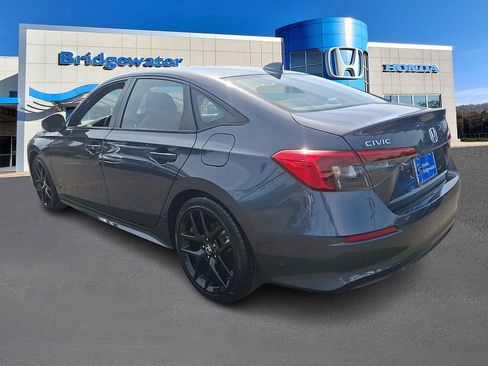 Used 2022 Honda Civic Sport image 4