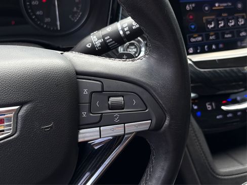 Certified 2023 Cadillac XT6 Premium Luxury w/ Technology Package FWD image 28