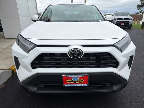 New 2025 Toyota RAV4 LE image 4