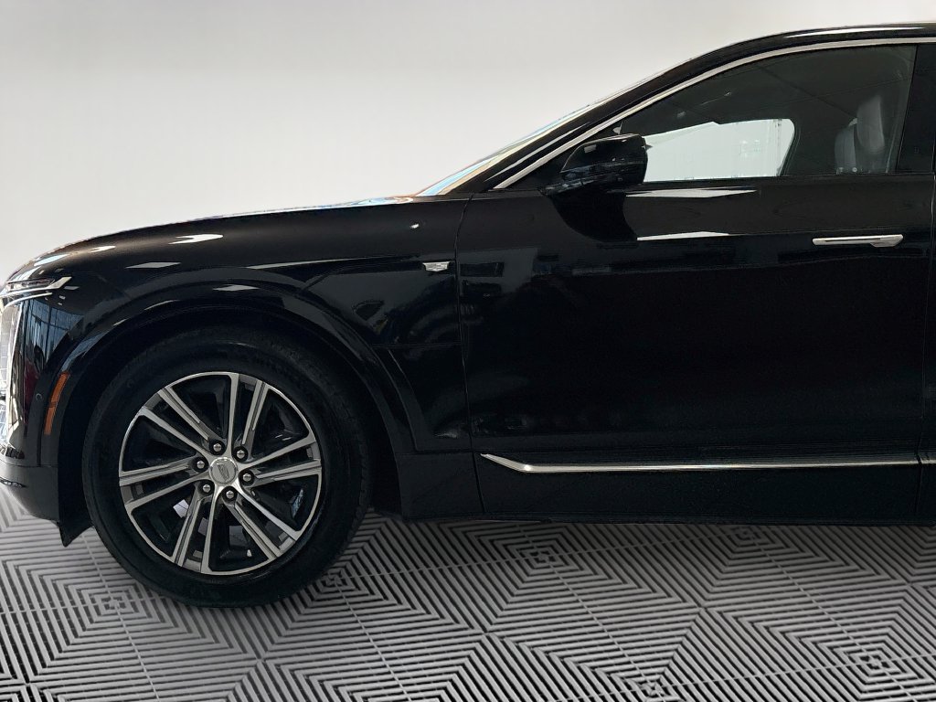 Used 2024 Cadillac Lyriq Luxury AWD/4WD image 5