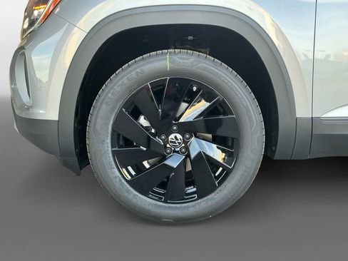 New 2026 Volkswagen Atlas SE image 13