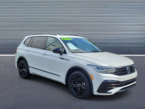 Used 2024 Volkswagen Tiguan SE R-Line FWD image 2
