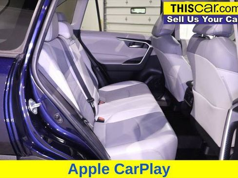 Used 2019 Toyota RAV4 XLE Premium FWD image 29