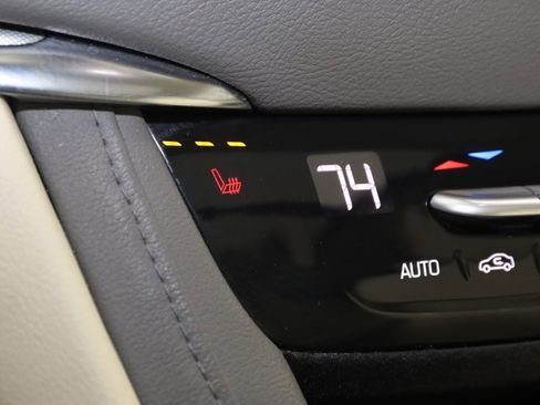 Used 2017 Cadillac XT5 Luxury w/ Driver Awareness Package image 8