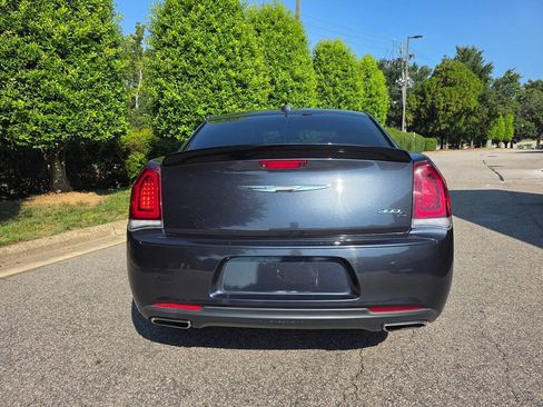 Used 2019 Chrysler 300 S RWD image 4