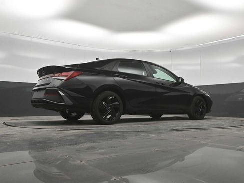 New 2026 Hyundai Elantra SEL Sport FWD image 40