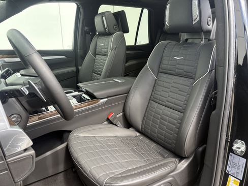 Certified 2025 Cadillac Escalade Premium Luxury Platinum AWD/4WD image 12