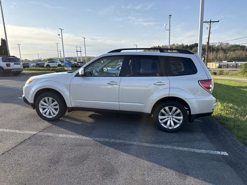Used 2012 Subaru Forester 2.5X Premium AWD/4WD image 6