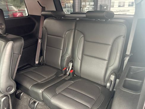 Used 2019 GMC Acadia SLT AWD/4WD image 13