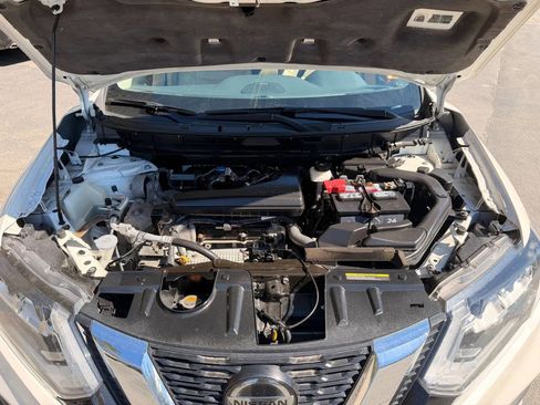 Used 2018 Nissan Rogue SL w/ Premium Package AWD/4WD image 9