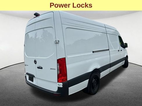 Used 2025 Mercedes-Benz Sprinter 2500 image 10