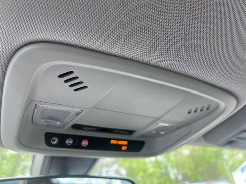 Used 2017 Chevrolet Malibu LT FWD image 22
