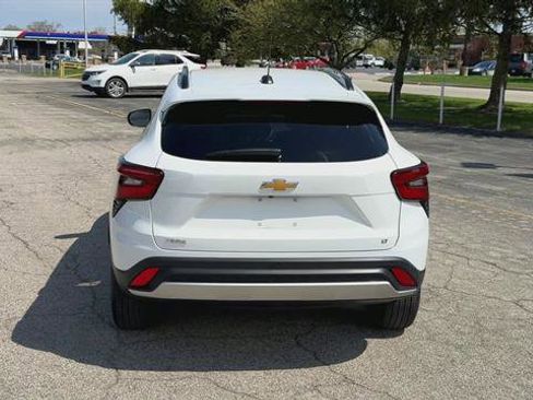 Used 2024 Chevrolet Trax LT w/ Driver Confidence Package image 6