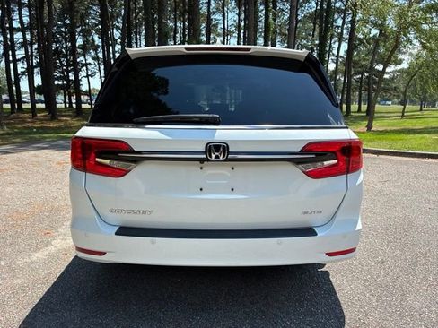 Used 2022 Honda Odyssey Elite image 4