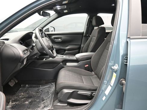 Certified 2024 Honda HR-V Sport image 32