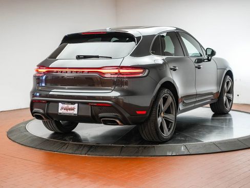 Certified 2025 Porsche Macan image 6