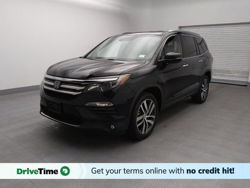 Used 2018 Honda Pilot Touring image 1