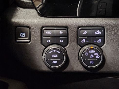 Used 2023 Chevrolet Silverado 1500 ZR2 AWD/4WD image 39