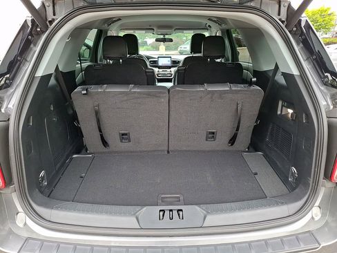 Certified 2023 Ford Explorer XLT w/ Equipment Group 202A AWD/4WD image 29