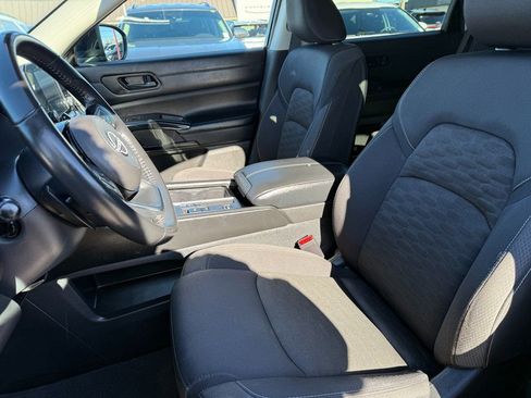 Used 2023 Nissan Pathfinder SV image 22