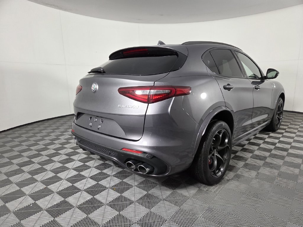 Used 2022 Alfa Romeo Stelvio Quadrifoglio w/ Active Assist Plus Package AWD/4WD image 5
