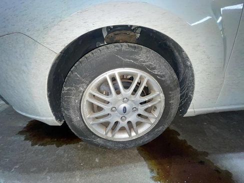 Used 2009 Ford Focus SE image 11