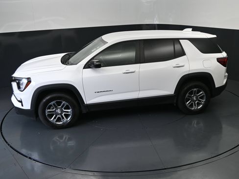 Used 2025 GMC Terrain Elevation AWD/4WD image 28