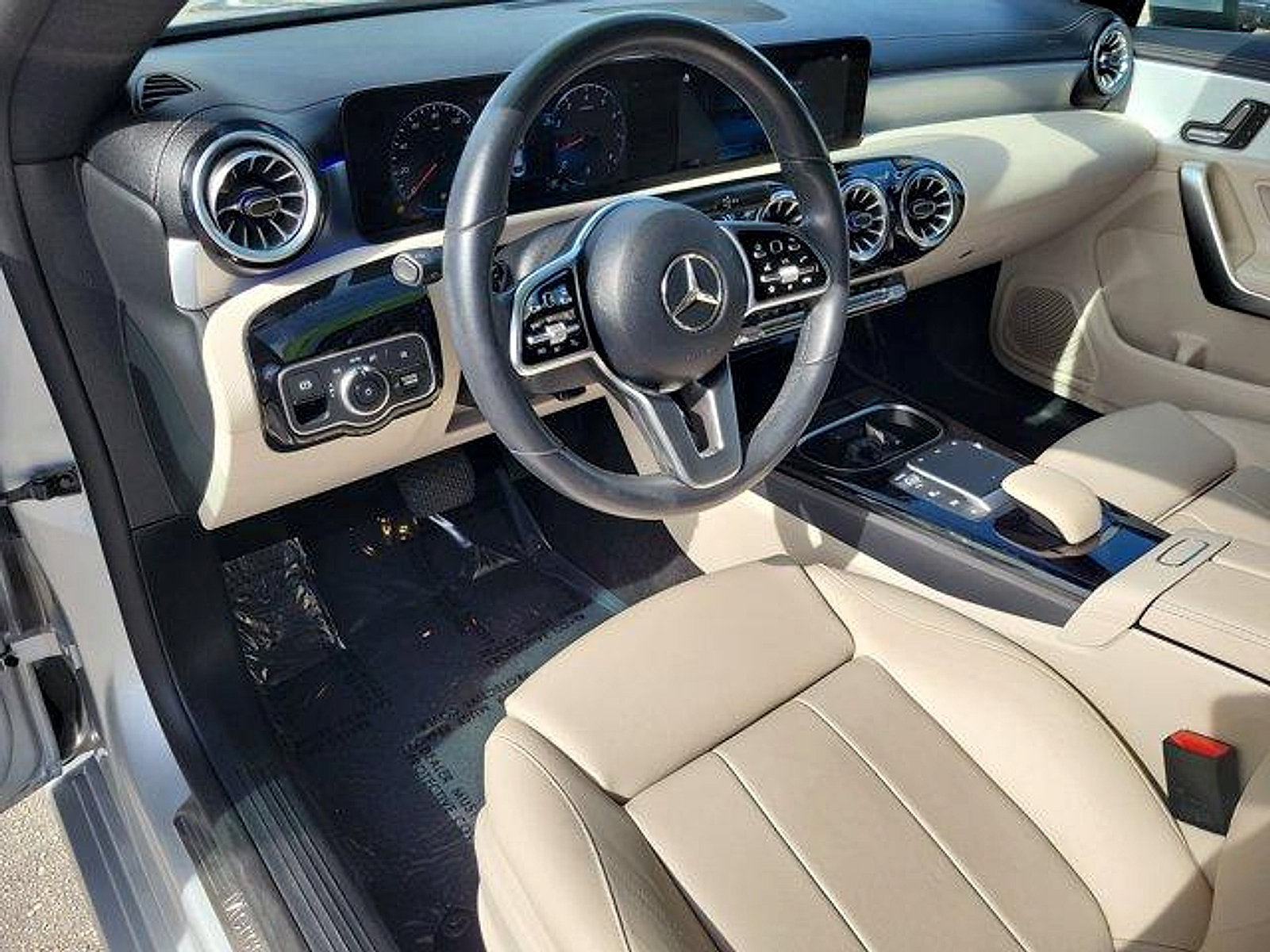 Used 2022 Mercedes-Benz CLA 250 image 22