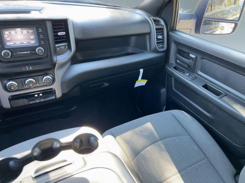 Used 2024 RAM 3500 Tradesman w/ Chrome Appearance Group image 29