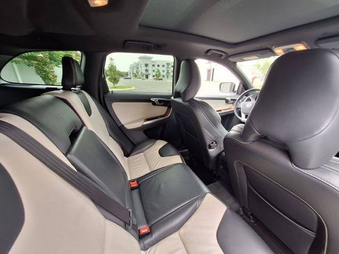 Used 2015 Volvo XC60 T6 Platinum FWD image 34