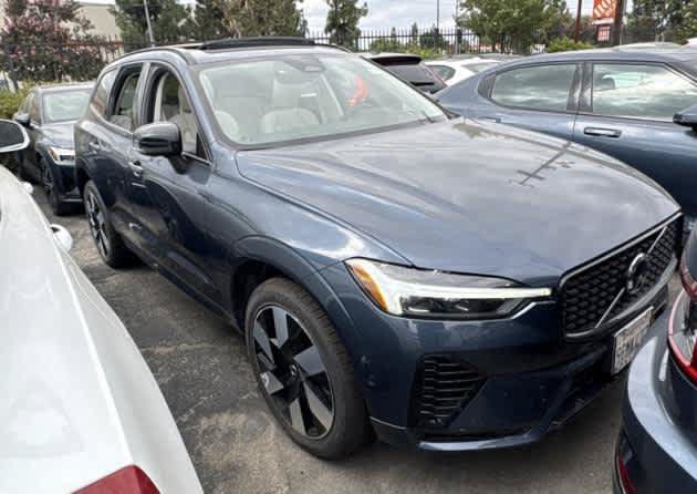 Used 2025 Volvo XC60 T8 Plus w/ Protection Package Premier AWD/4WD image 7