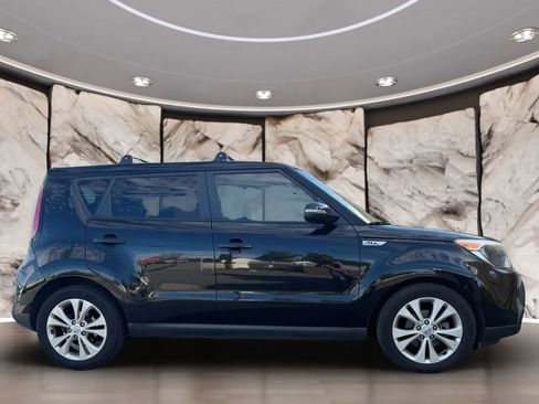Used 2014 Kia Soul + image 4
