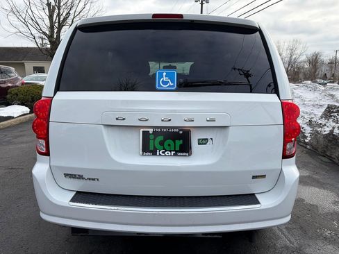 Used 2015 Dodge Grand Caravan SE w/ Quick Order Package 29E SE image 10