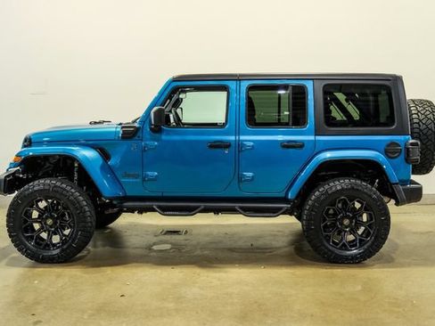 Used 2024 Jeep Wrangler Unlimited w/ Convenience Group AWD/4WD image 7