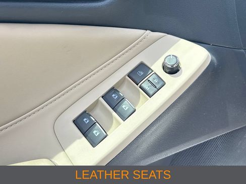 Used 2020 Toyota Avalon XLE w/ Moonroof Package FWD image 10