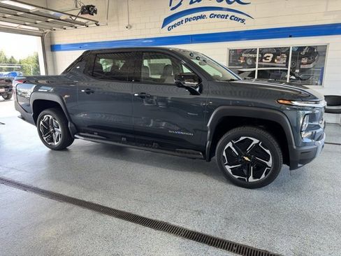New 2026 Chevrolet Silverado EV LT image 12