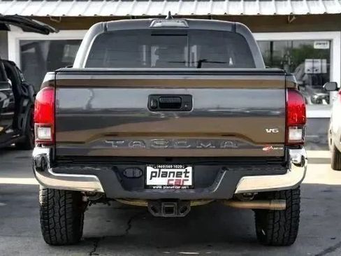 Used 2020 Toyota Tacoma SR5 image 17