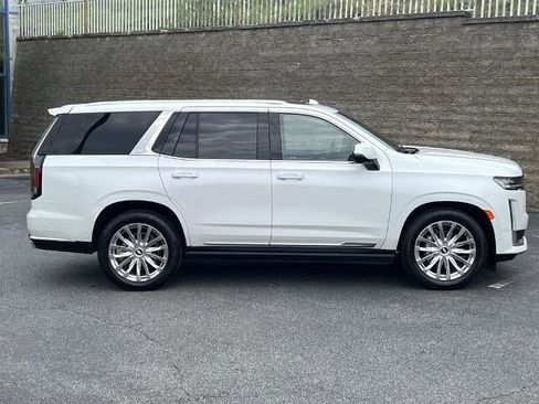 Used 2022 Cadillac Escalade Premium Luxury w/ Performance Package AWD/4WD image 4