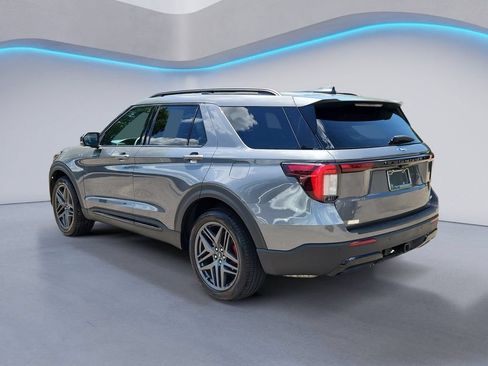 Used 2025 Ford Explorer ST-Line w/ Premium Package AWD/4WD image 5